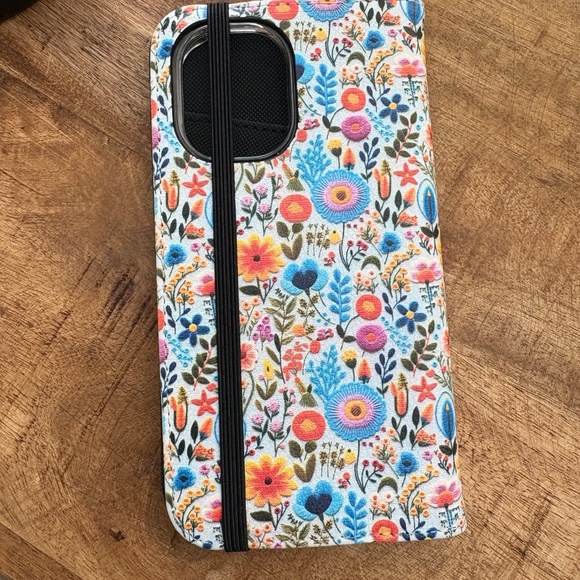 Stringberry St Bedes Wallet Case for iPhone 16 - Picture 4 of 5